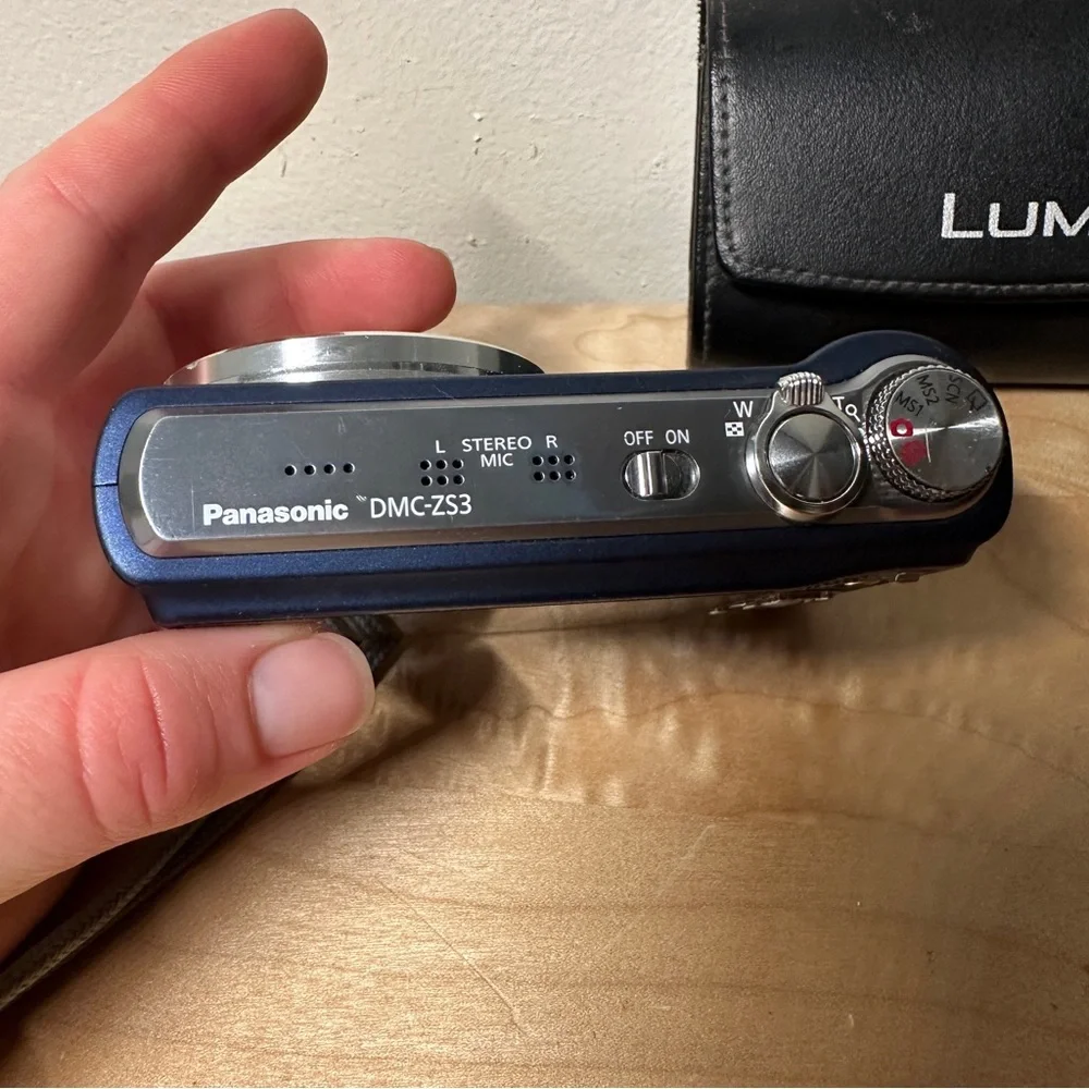 Panasonic Lumix DMC-ZS3 Digital Camera with Charger and Cases FOR PARTS